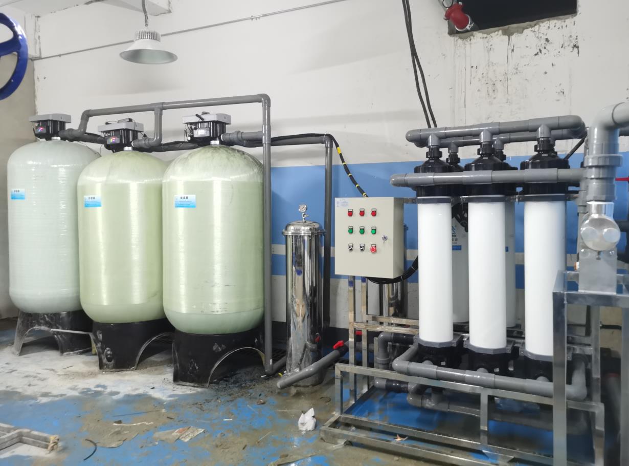 云南大型超滤水处理设备，昆明矿泉水生产设备